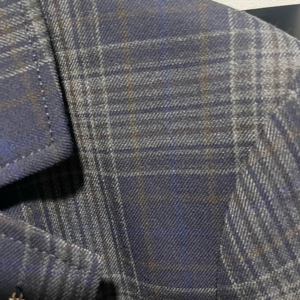 Blazer - Picture 3 of 3